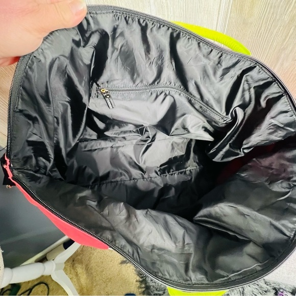Victoria’s Secret Large Duffel Bag - Picture 6 of 6